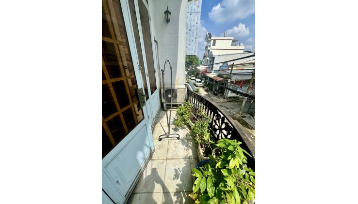 Nhà Hẻm 8m Nguyễn Ảnh Thủ Quận 12, 56.4m2 Gần Mặt Tiền Chỉ 4.5 Tỷ.